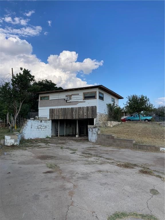 607 Caylor Property Photo 4