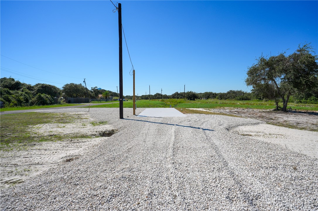 902 S Hood Property Photo 11