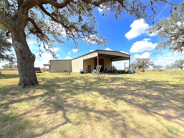 205 Western St Property Photo 7