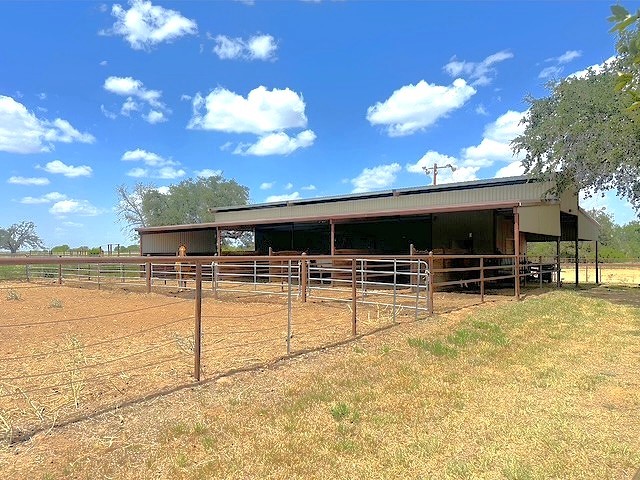 205 Western St Property Photo 9