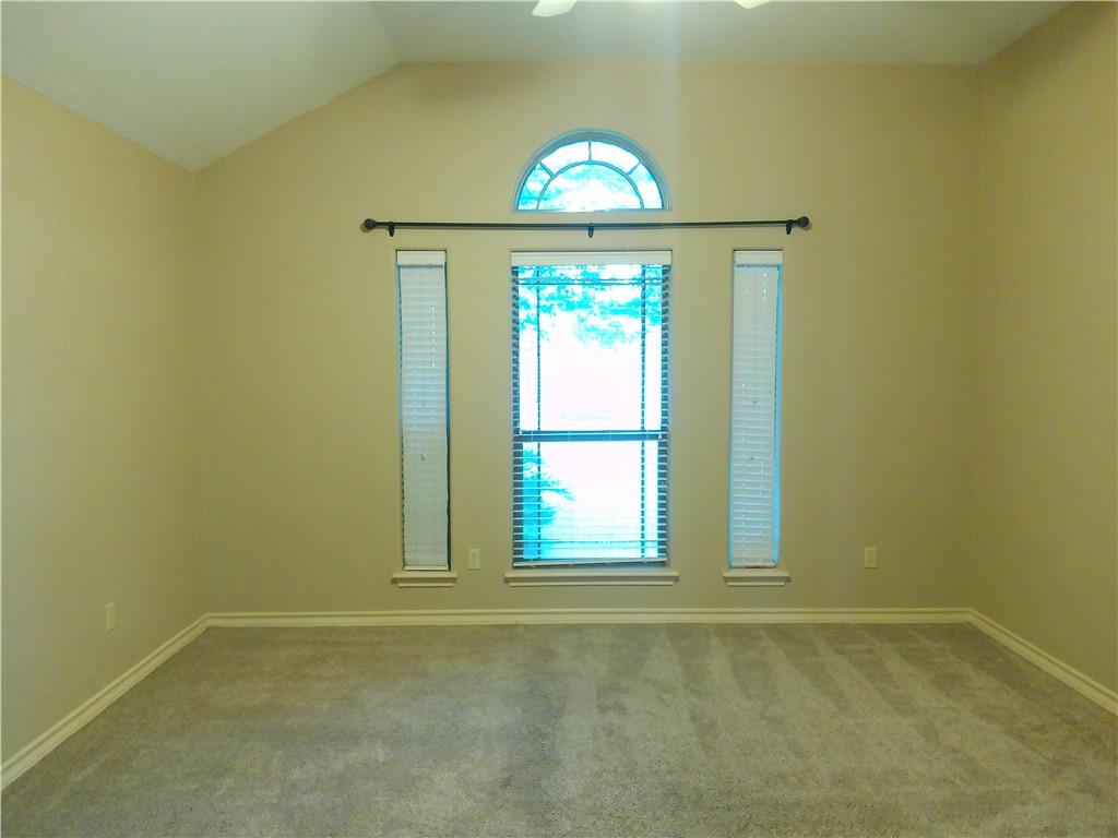 2514 Windblown Dr Property Photo 6