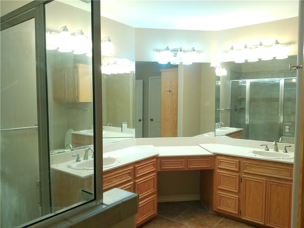 2514 Windblown Dr Property Photo 7
