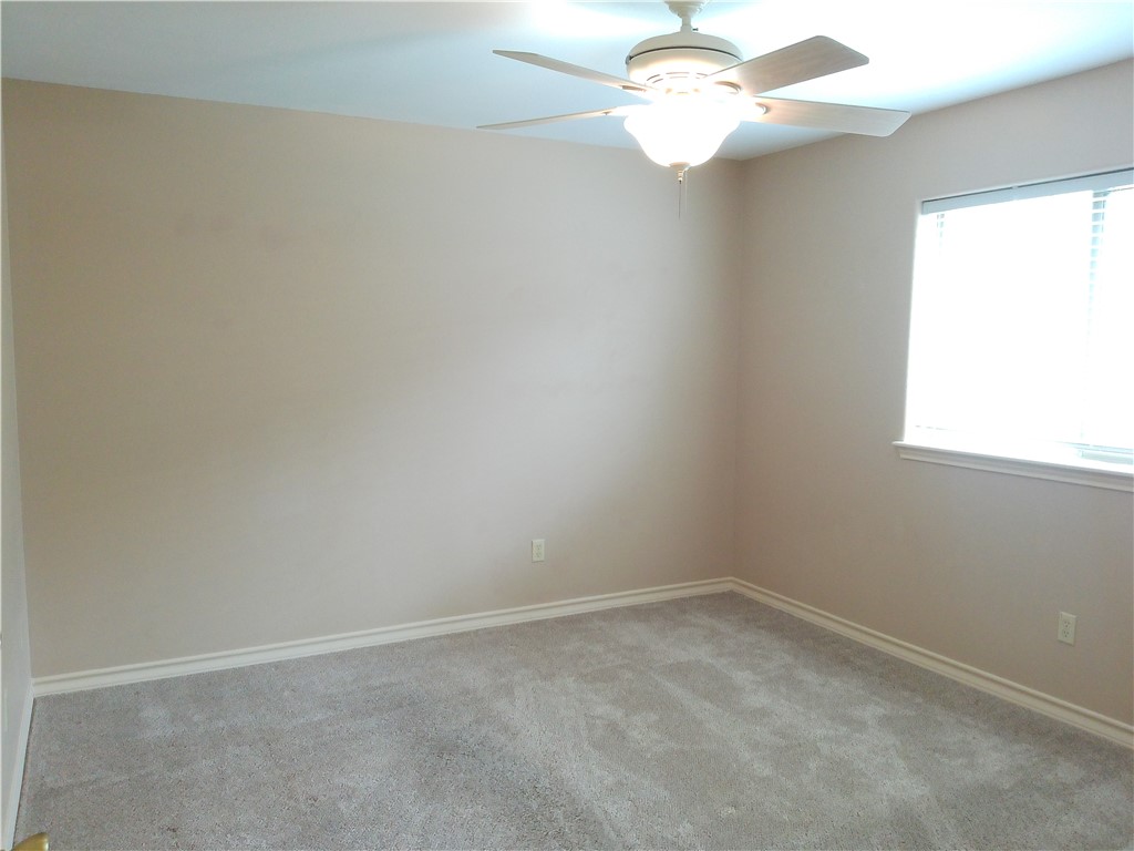 2514 Windblown Dr Property Photo 8