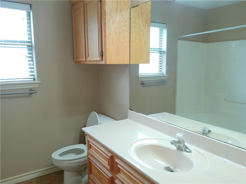 2514 Windblown Dr Property Photo 9
