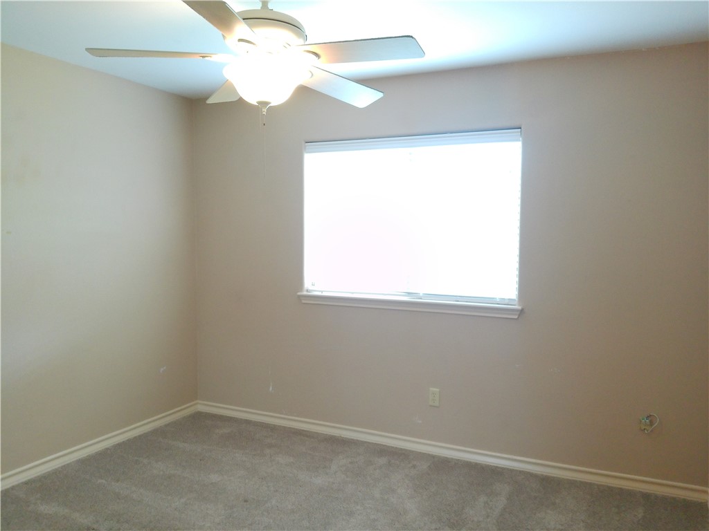 2514 Windblown Dr Property Photo 10