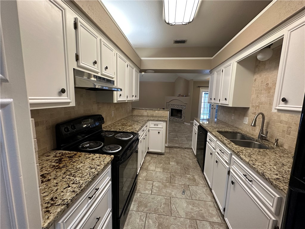4525 Wapentate Dr Property Photo 2