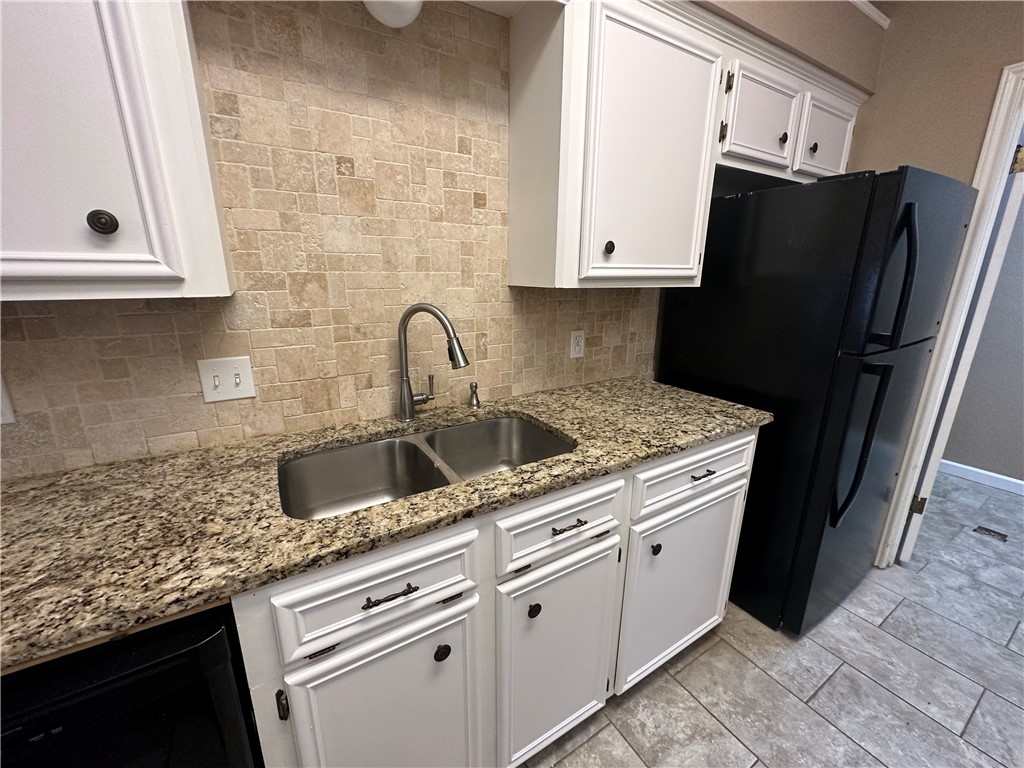 4525 Wapentate Dr Property Photo 3