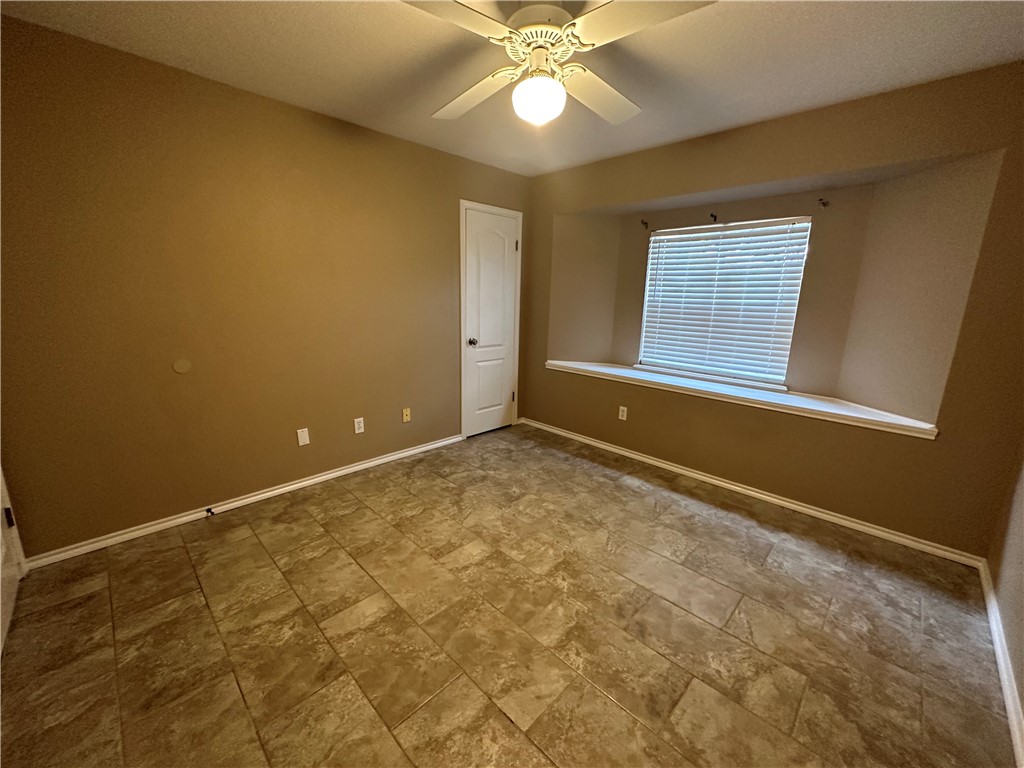 4525 Wapentate Dr Property Photo 9