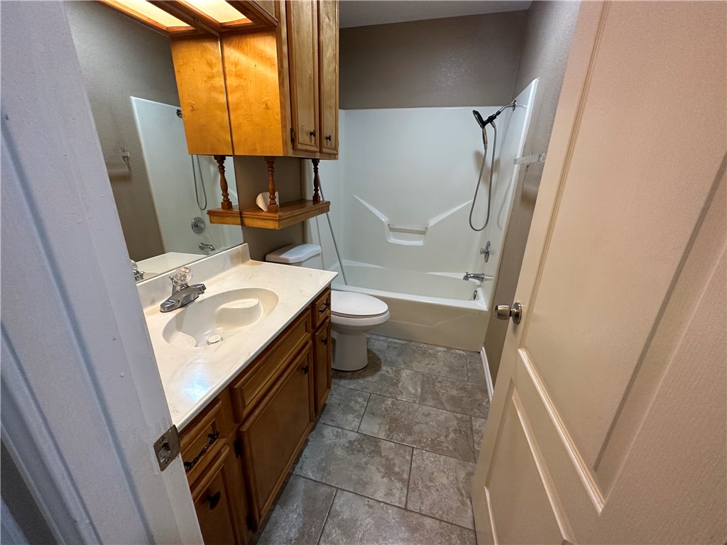 4525 Wapentate Dr Property Photo 11