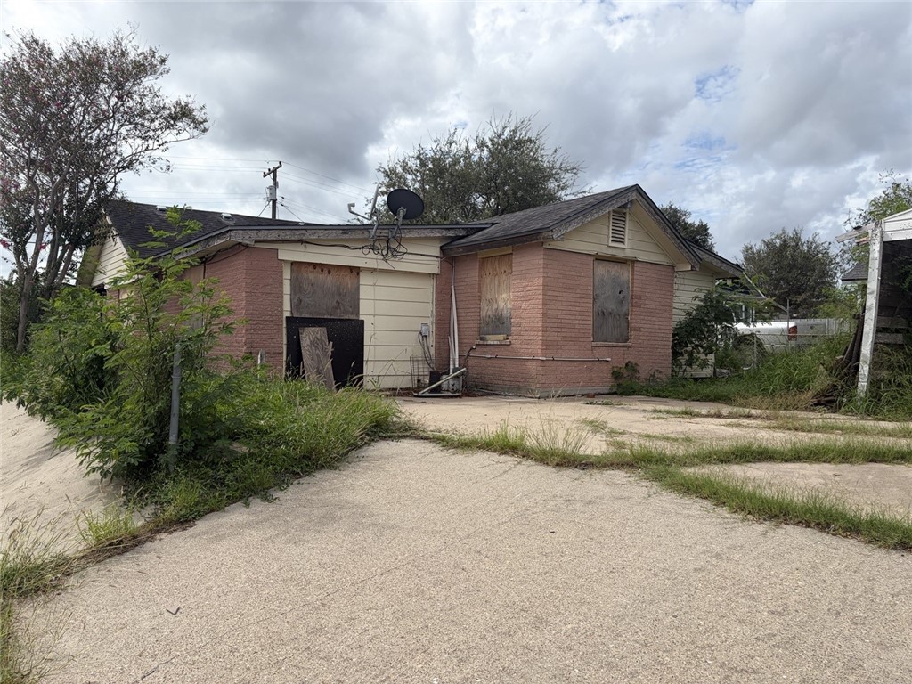 1313 S Reynolds Property Photo 1