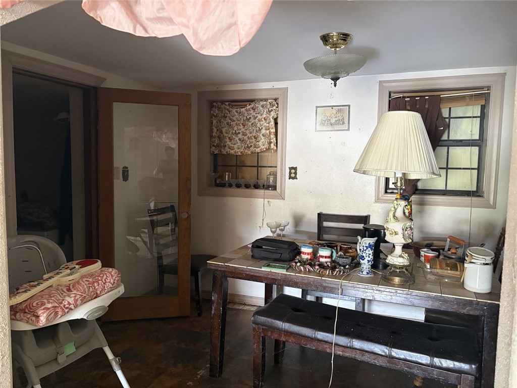 1313 S Reynolds Property Photo 4