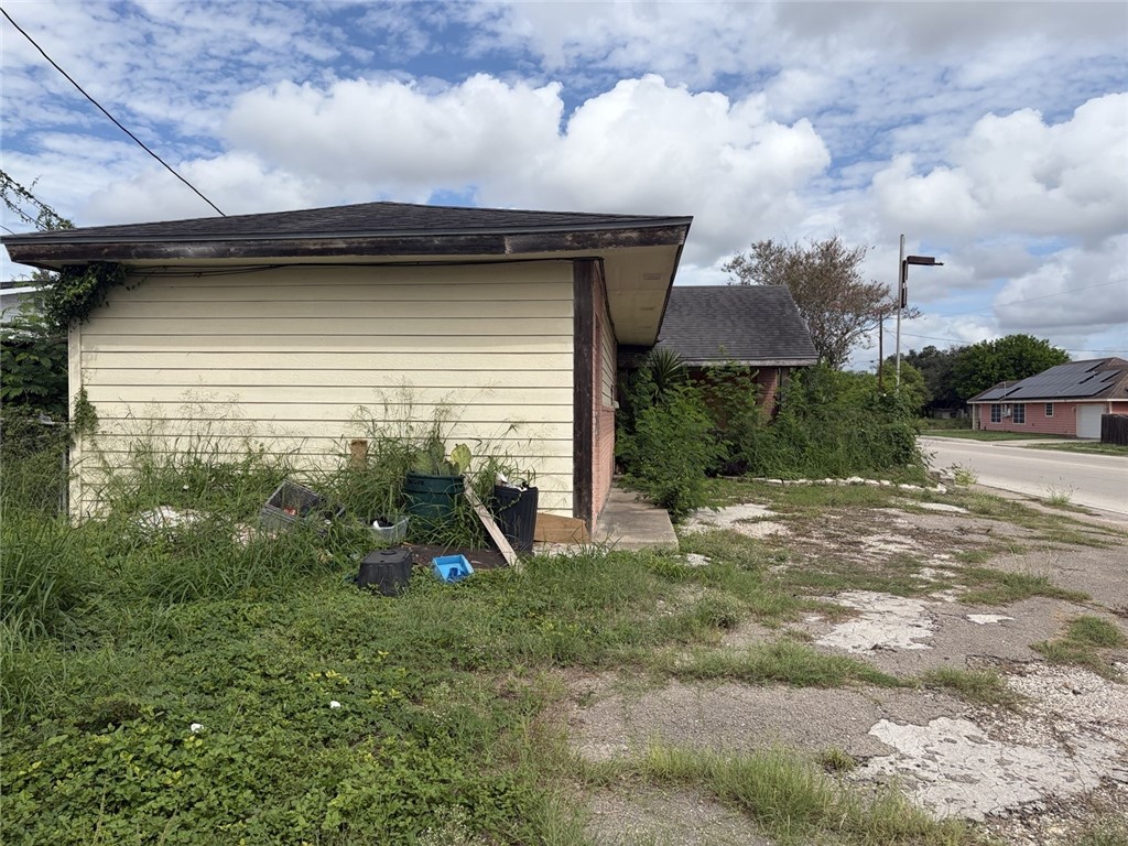 1313 S Reynolds Property Photo 13