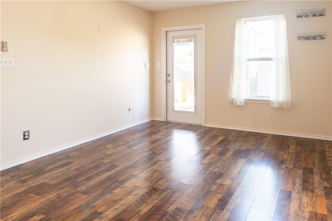 1142 Patton St Property Photo 15