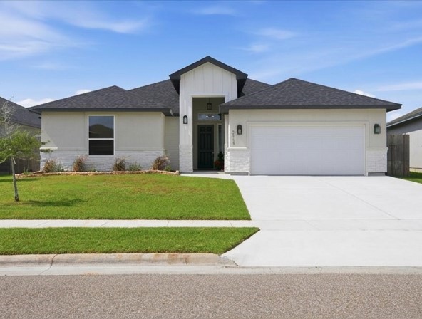 2113 Meandering Oaks Dr Property Photo 1
