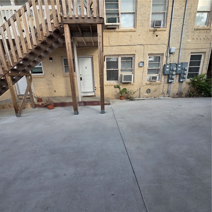 253 Rosebud Ave Property Photo 2