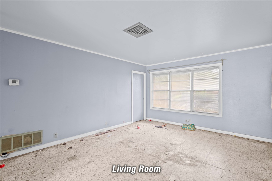 826 Stembridge St Property Photo 8