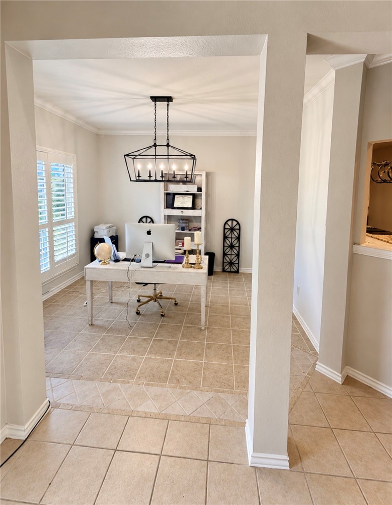 483990 Property Photo 4