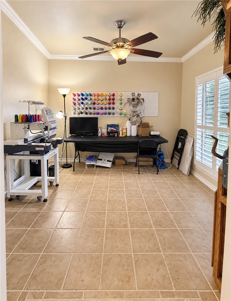 483990 Property Photo 5