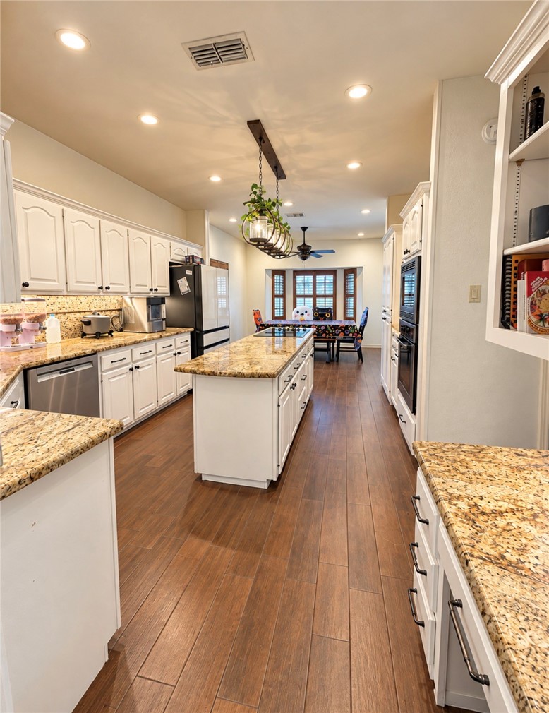 483990 Property Photo 6