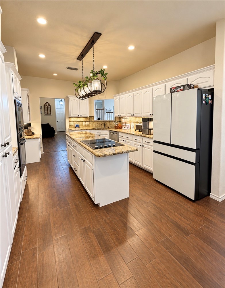 483990 Property Photo 7