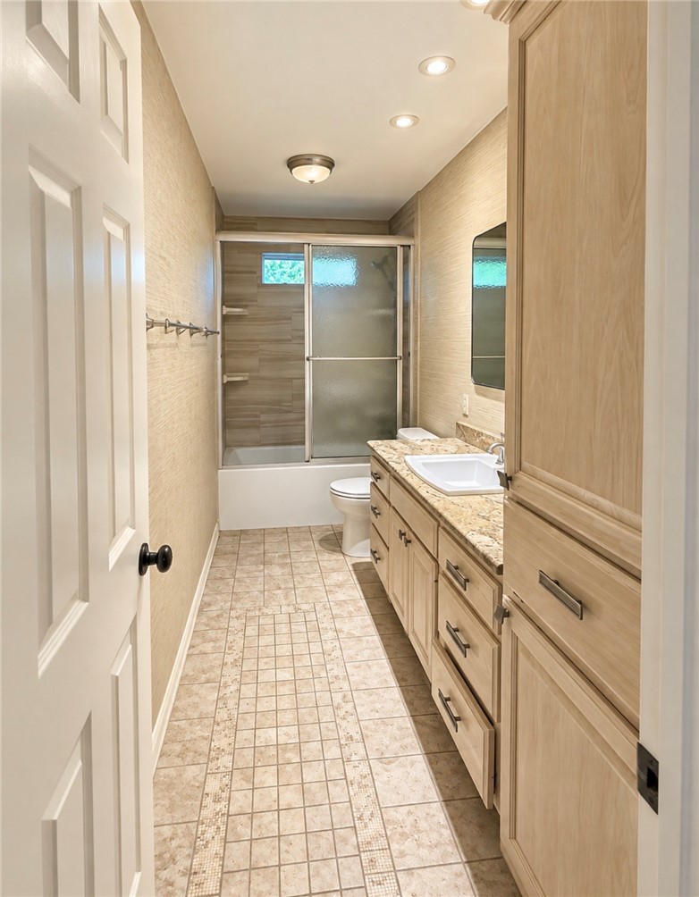 483990 Property Photo 16