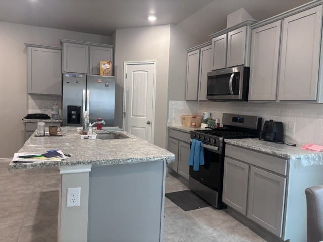 1201 Thames Chase Dr Property Photo 3