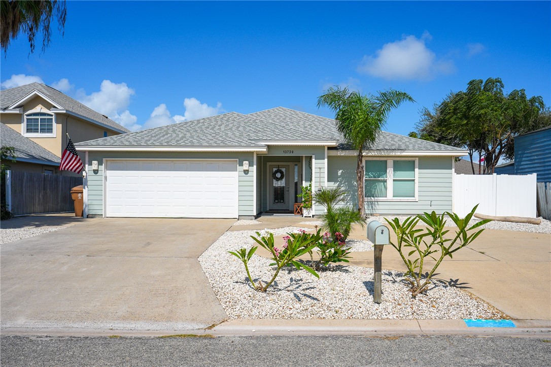13730 EAGLESNEST BAY Dr Property Photo 1