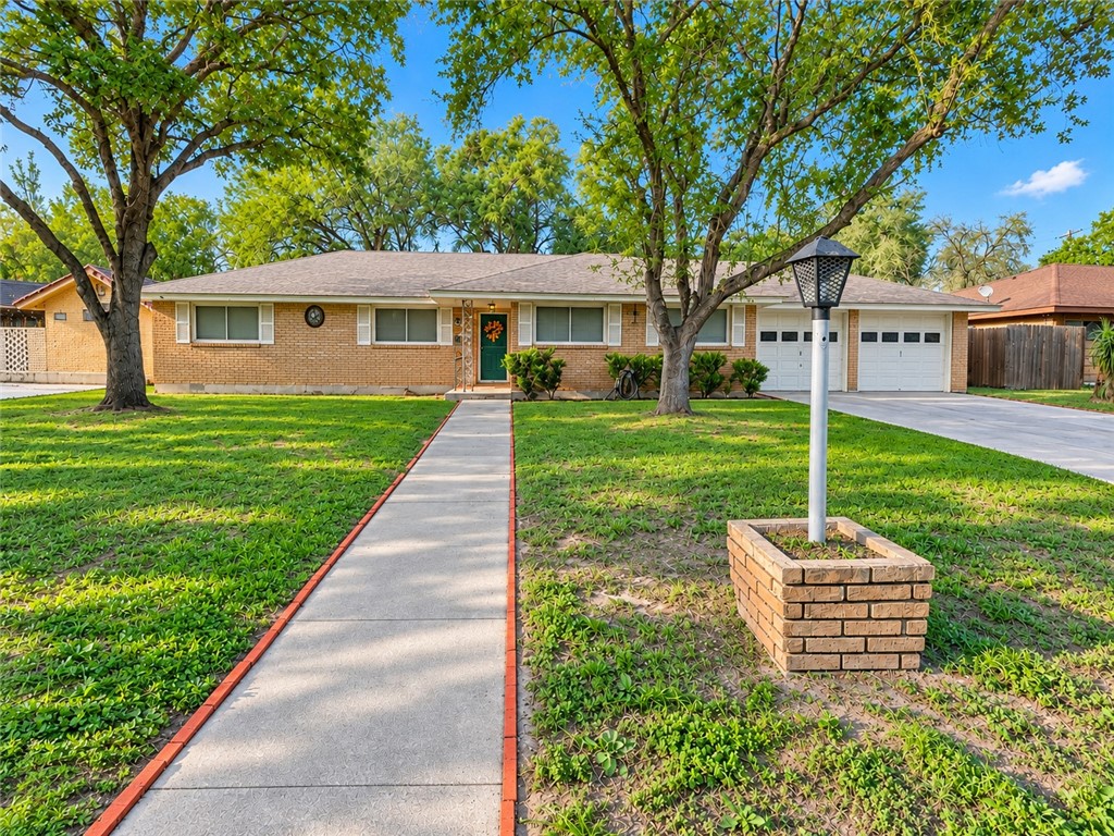 1701 Rose Dr Property Photo