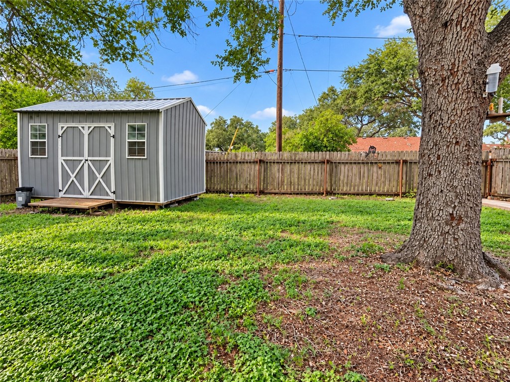 1701 Rose Dr Property Photo 31