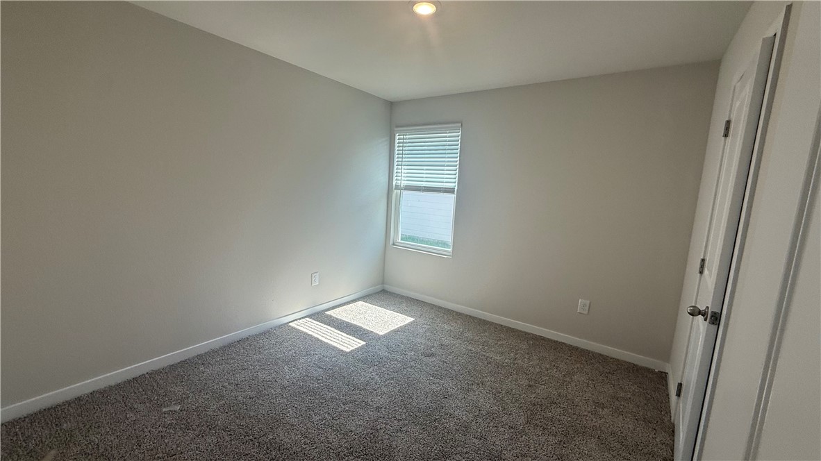 113 Grenada Dr Property Photo 6