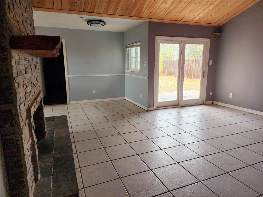 3334 Otranto Dr Property Photo 7