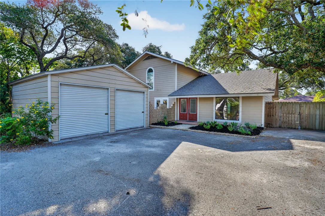 1407 Shadyside Dr Property Photo 3
