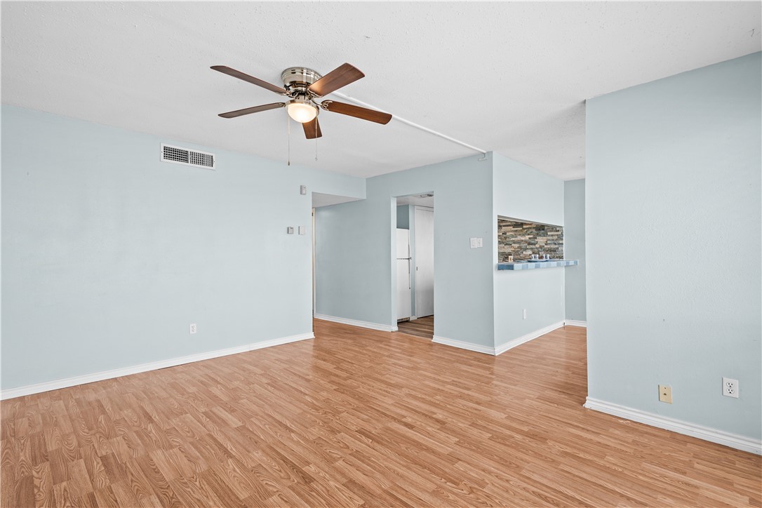 3402 Ocean Dr 33 Property Photo 2