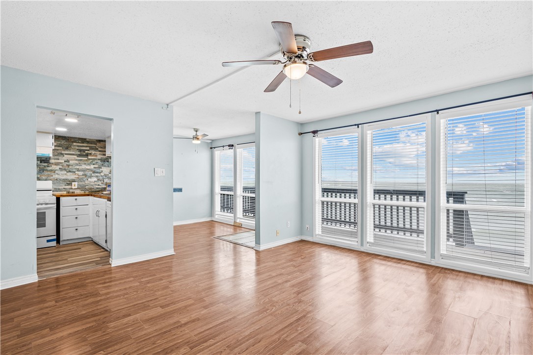 3402 Ocean Dr 33 Property Photo 3