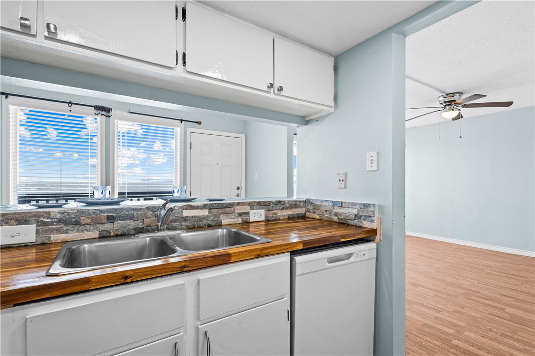 3402 Ocean Dr 33 Property Photo 16