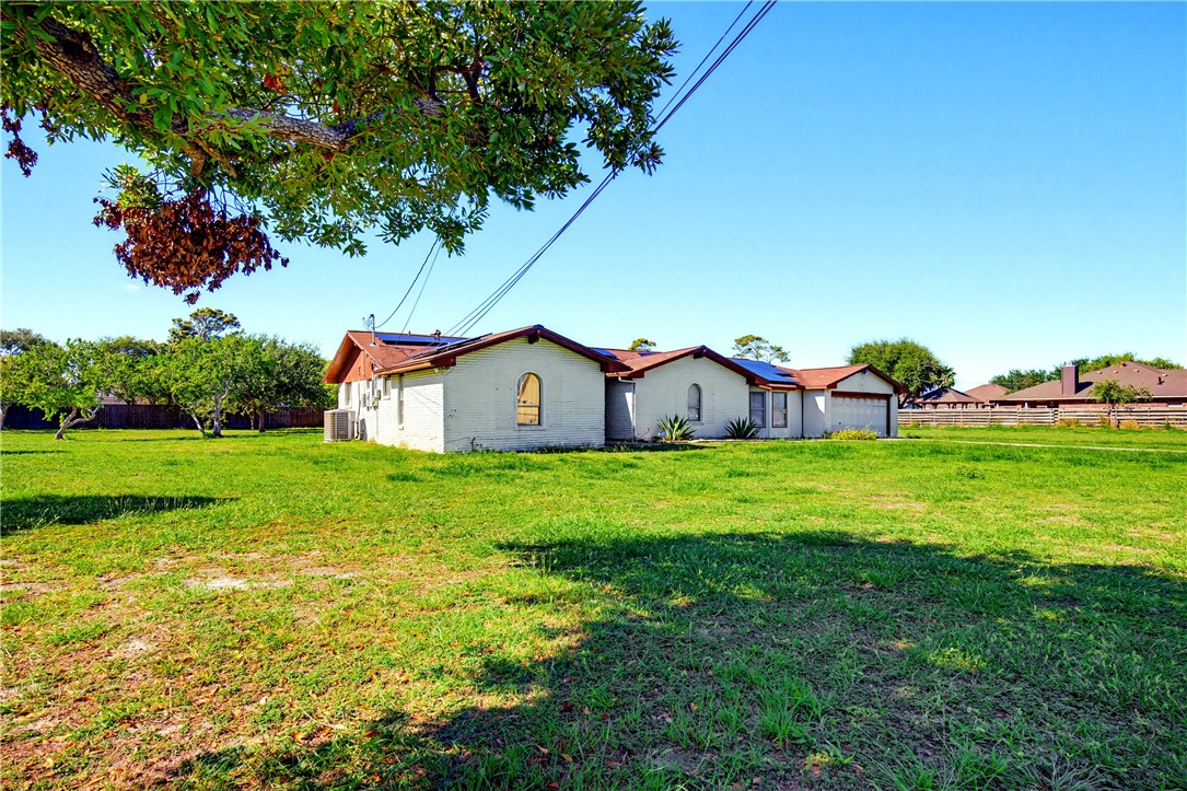 2122 Sentinel Dr Property Photo 2