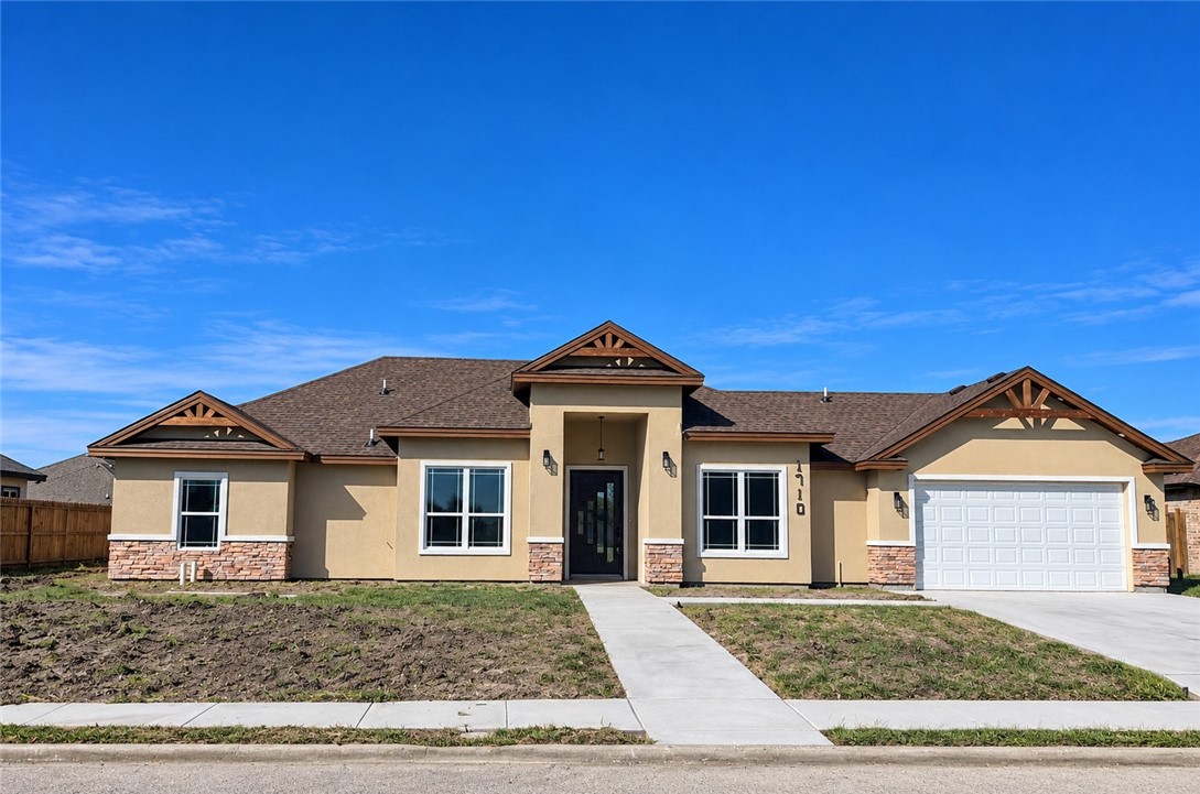 1710 The Grand Dr Property Photo 1