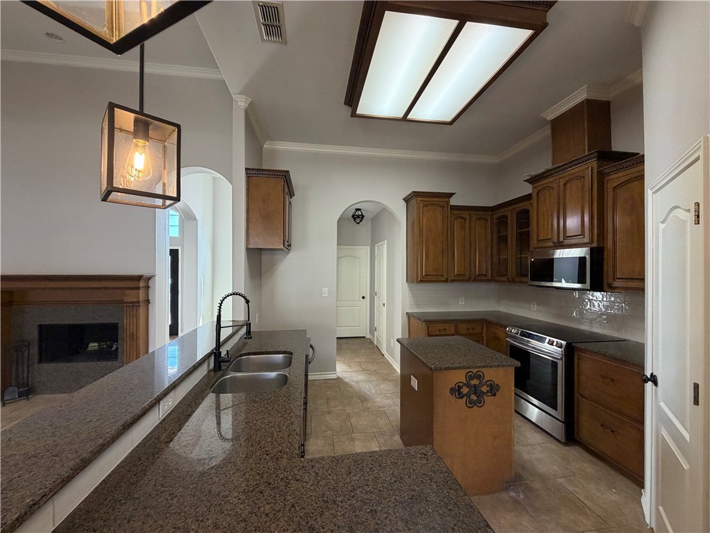 8205 Azimuth Ct Property Photo 11