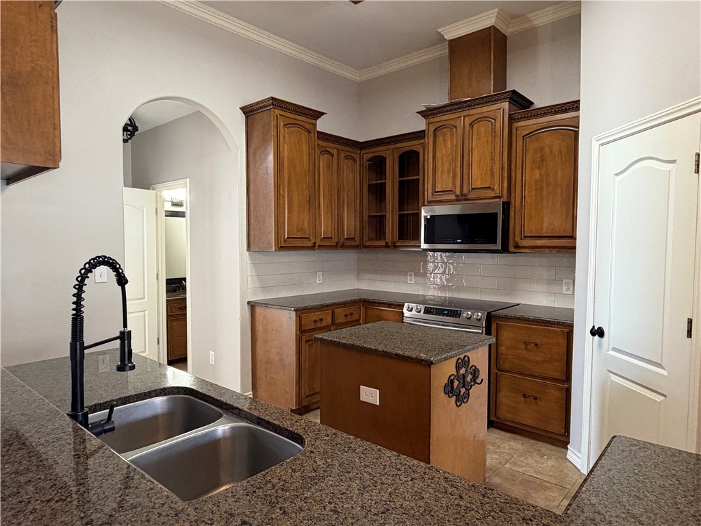 8205 Azimuth Ct Property Photo 13