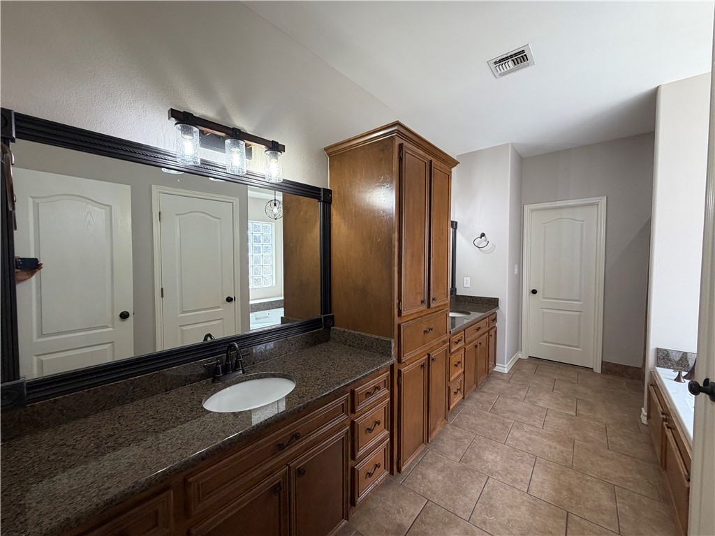 8205 Azimuth Ct Property Photo 20