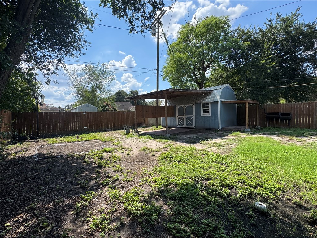 1236 Catherine Dr Property Photo 4