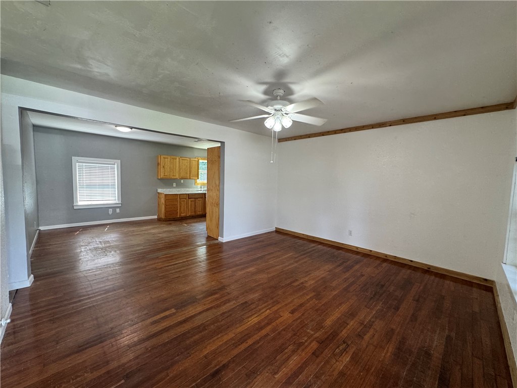 1236 Catherine Dr Property Photo 7