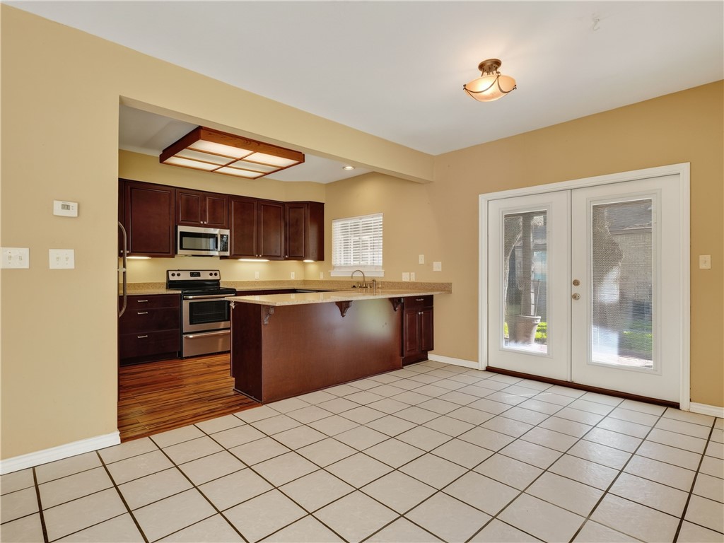 210 Oak Bay St 904 Property Photo 7