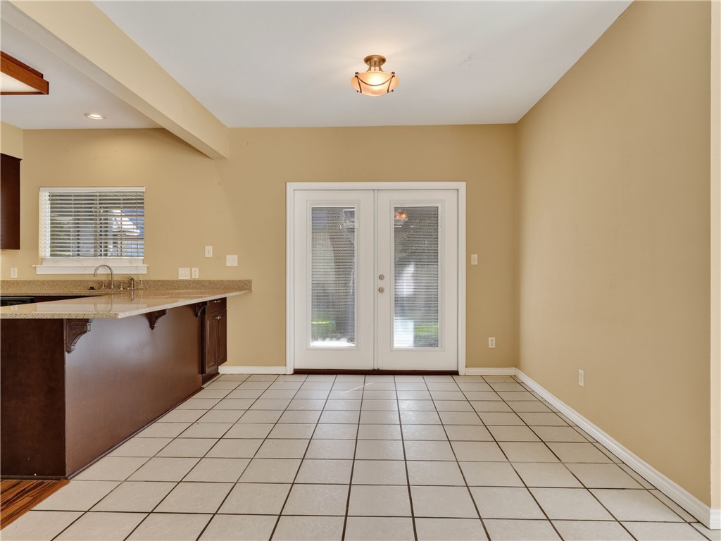 210 Oak Bay St 904 Property Photo 8