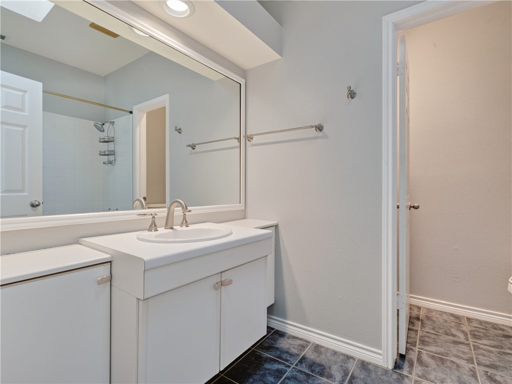 210 Oak Bay St 904 Property Photo 22