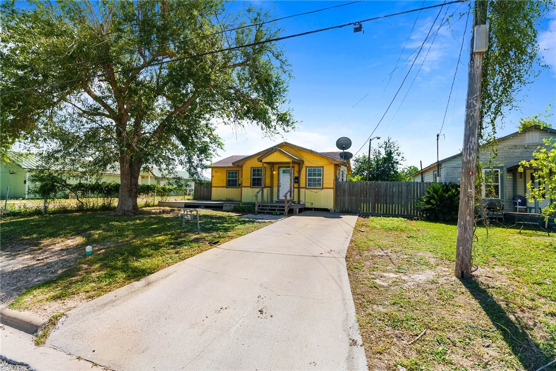 105 Escobar St Property Photo 2