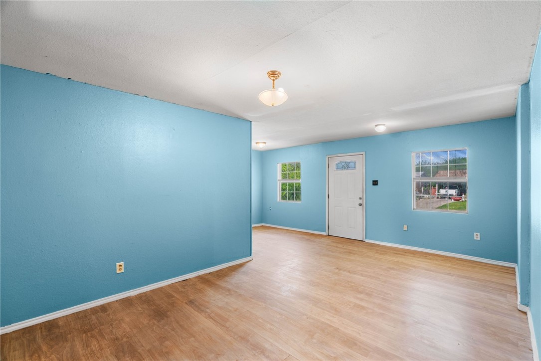 105 Escobar St Property Photo 4