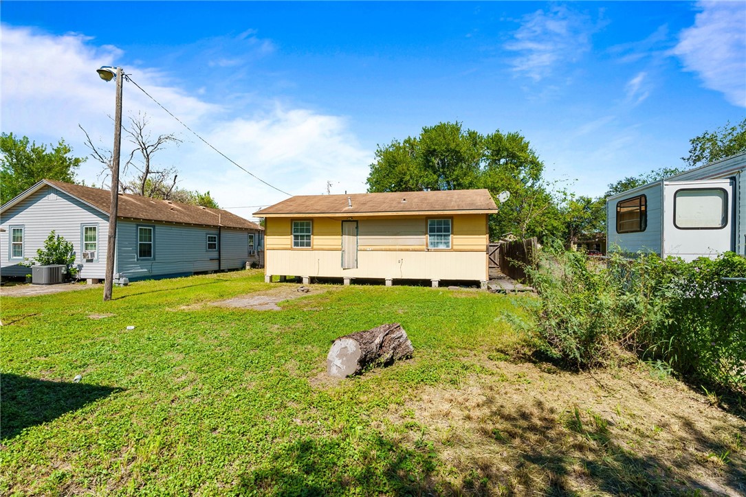 105 Escobar St Property Photo 15