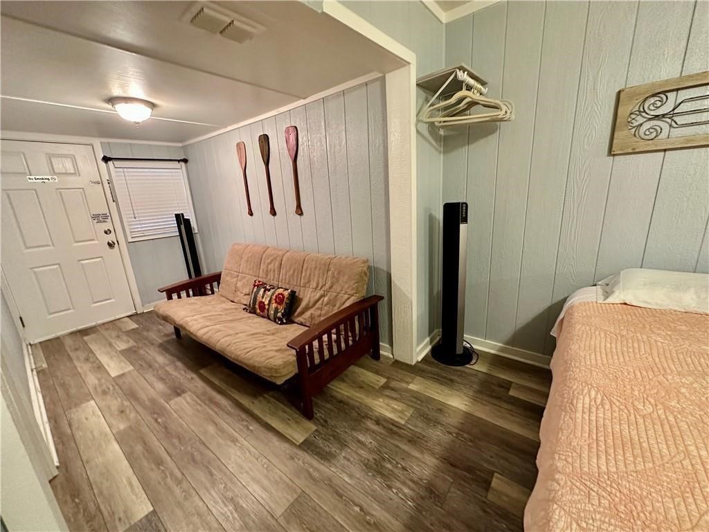 3302,3304 Surfside Blvd Property Photo 3