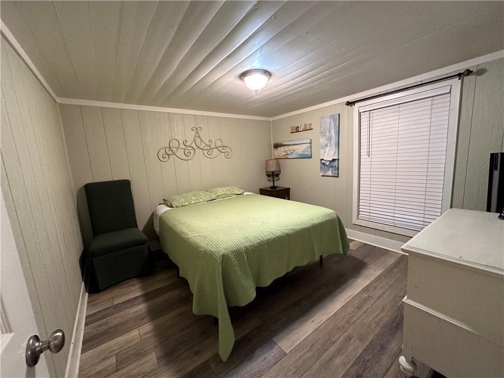 3302,3304 Surfside Blvd Property Photo 8